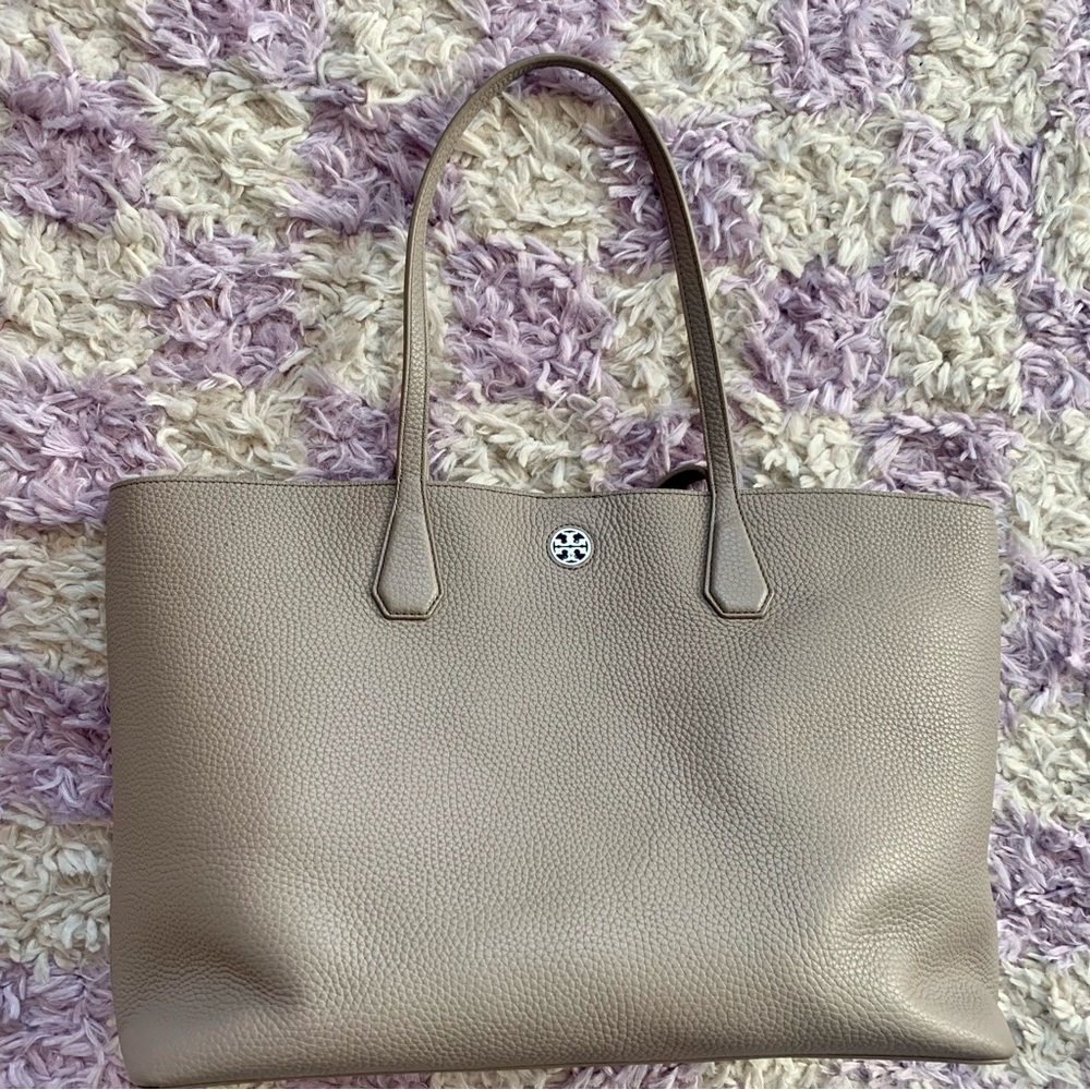 Tory Burch Perry Large Pebbled Grey Tote